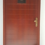 Moderne Holz-Eingangstüren
